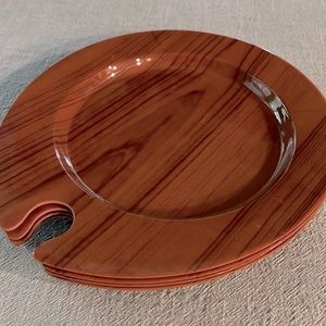 EUC 4ct Melamine Lunch/appetizer plates with drink holder